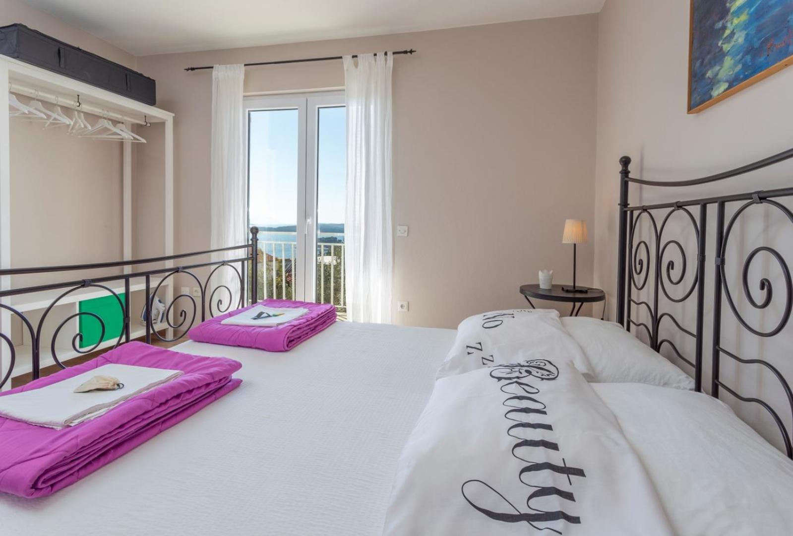 Peaceful Apartment With Beautiful View フヴァル エクステリア 写真