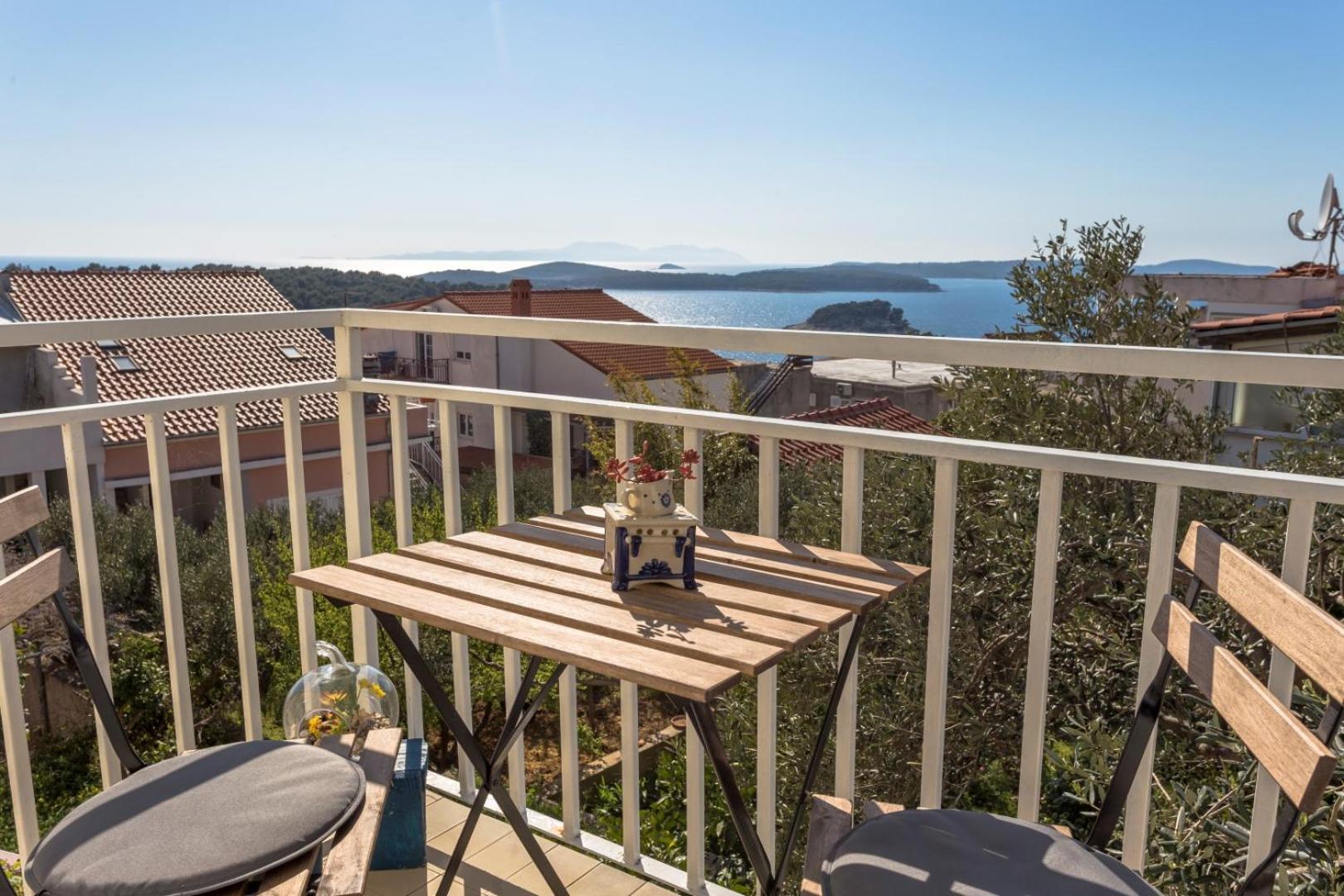 Peaceful Apartment With Beautiful View フヴァル エクステリア 写真